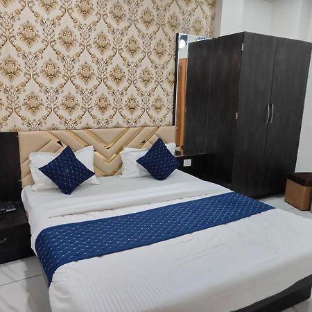 Rk Hotel & Restaurant Dewās Zewnętrze zdjęcie